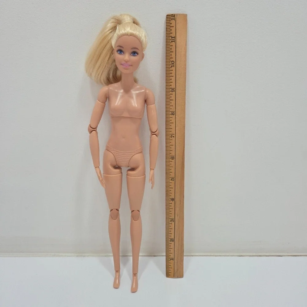 Mattel 2020 Barbie Made to Move Doll Yoga Instructor Articulated Nude GXF04